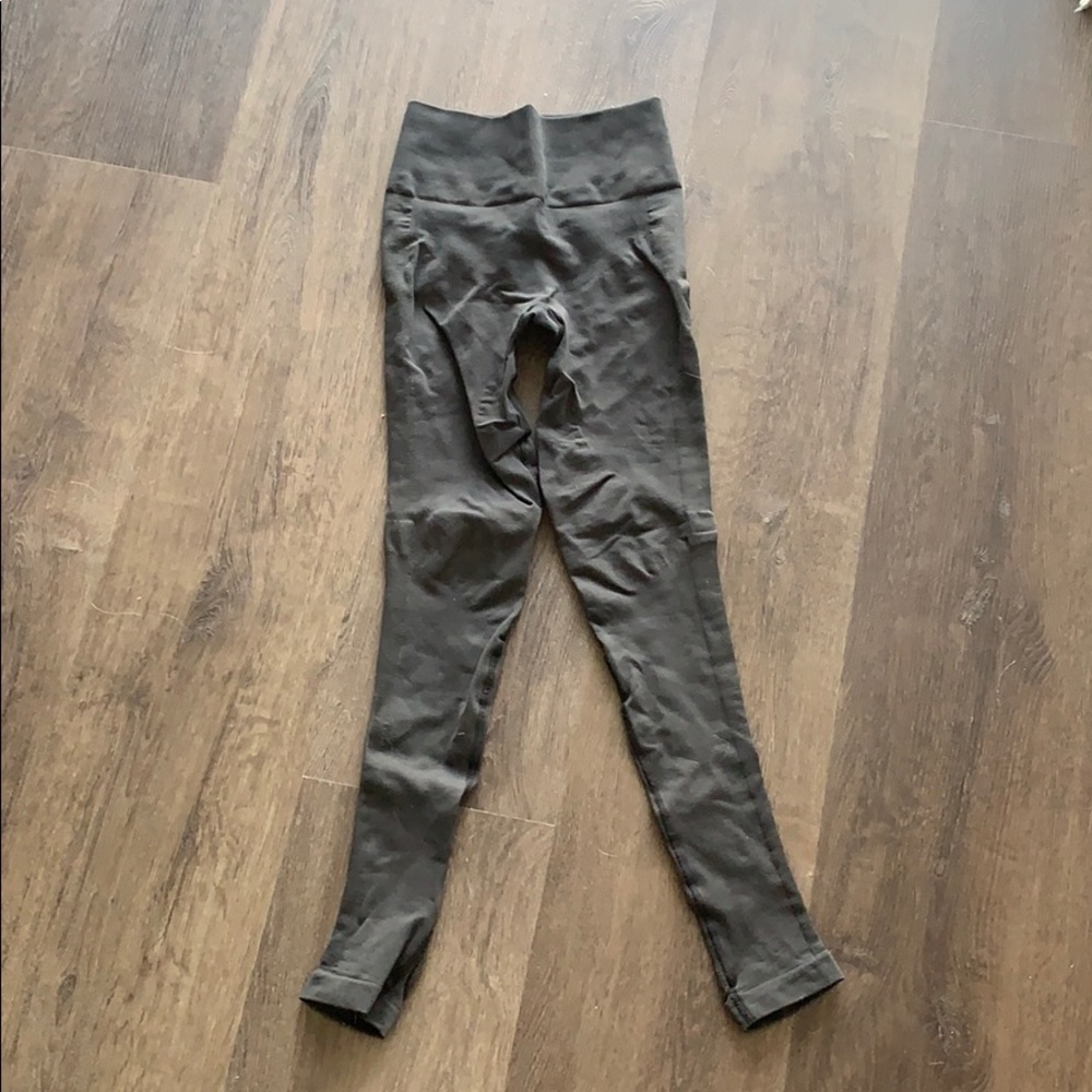Black LuLuLemon leggings
